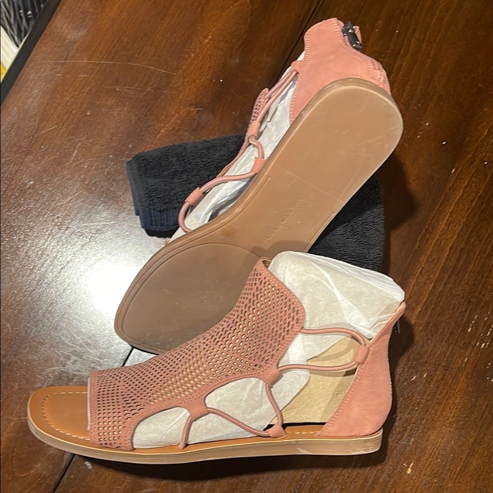 Lucky Brand Pink Sandals with Zip-Back Closure and Open-Toe Design
